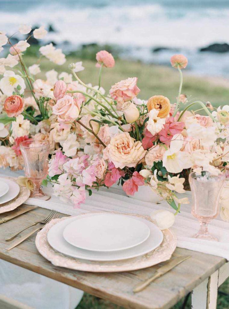 Hawaii- wedding -table-flowers