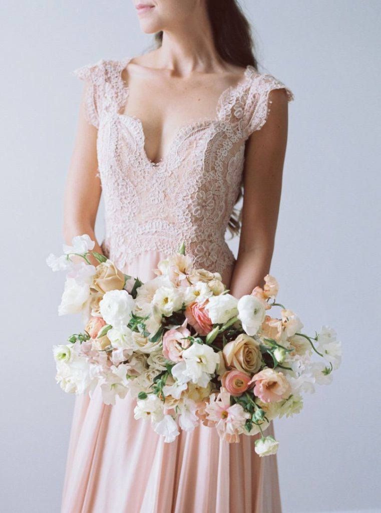 Oahu-Hawaii -wedding-florsit-European-bridal-bouquet